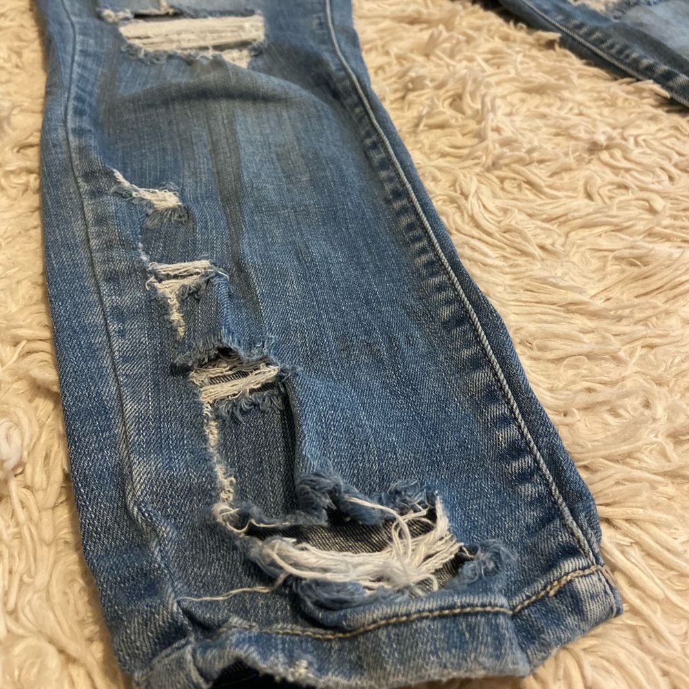 Refuge Ripped Blue Jeans - Picture 5 of 7